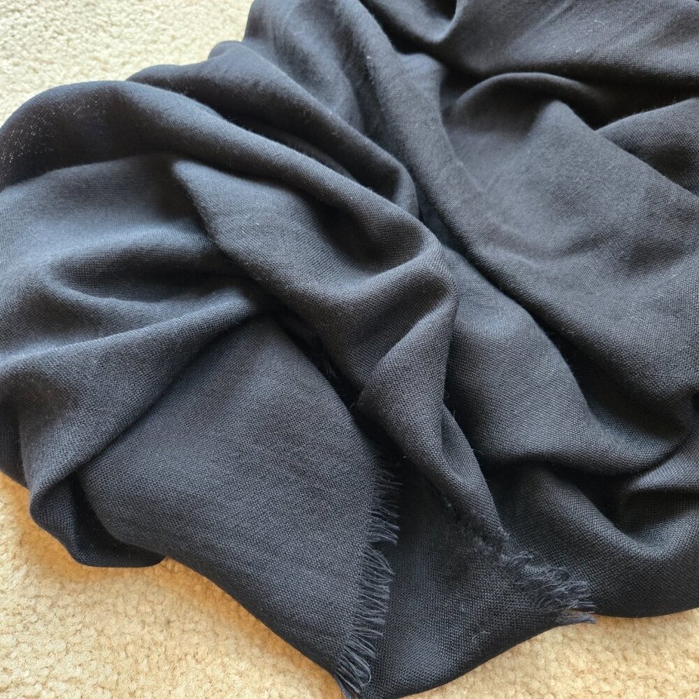 NWOT Lightweight Woven Black Wool Scarf - Picture 7 of 8